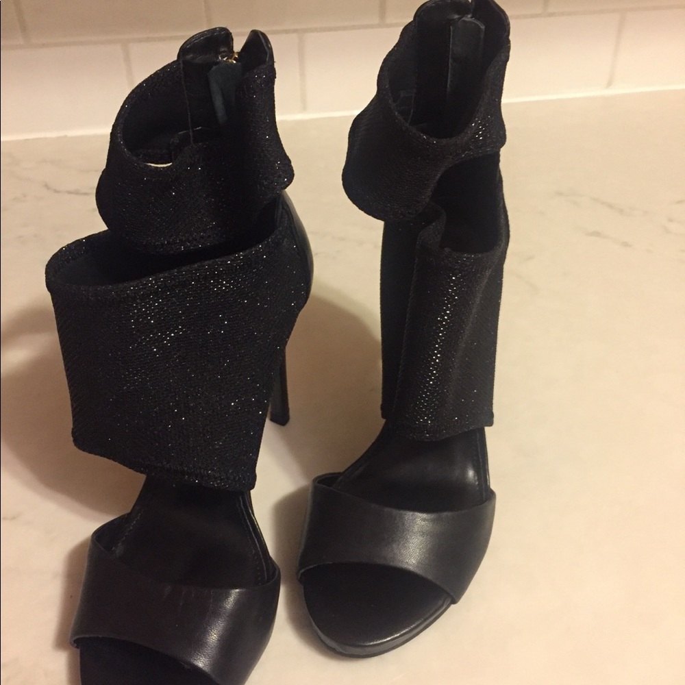 Guess heals - Picture 2 of 4